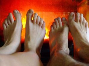 Warm_your_diabetic_feet_Neuropathy_in_feet_Swollen_foot